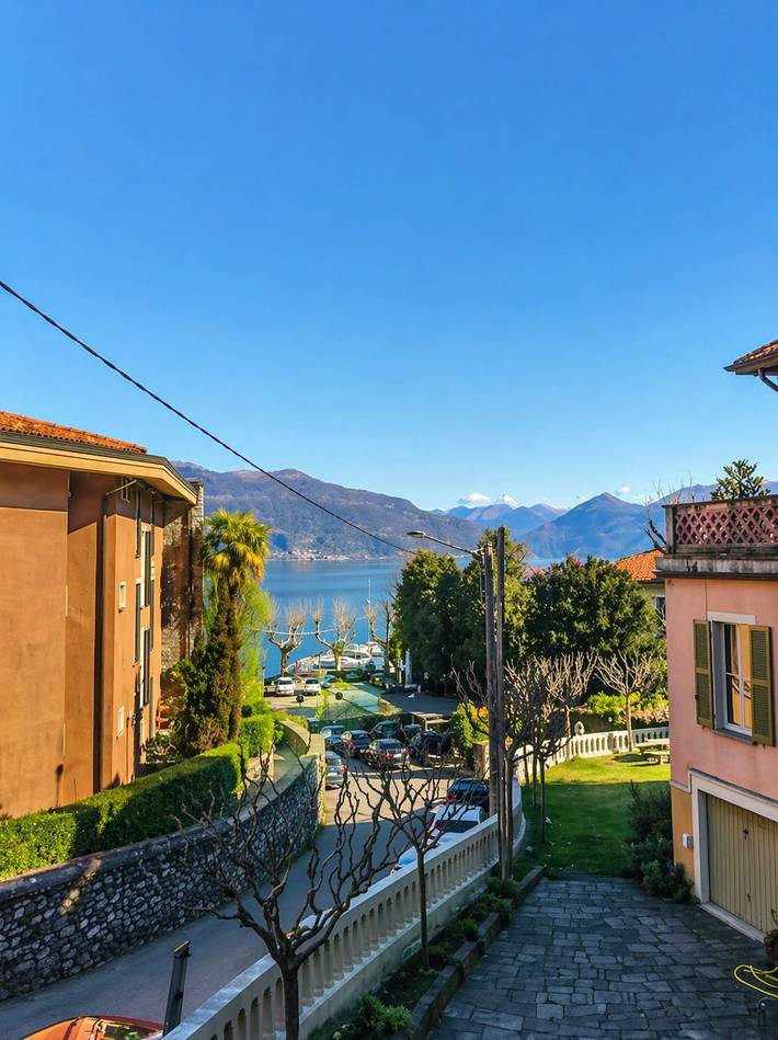 Gîte pour 3 personnes, avec Vue sur le lac et Vue à Porto Valtravaglia