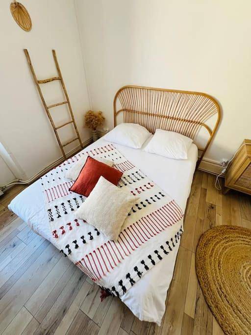 Appartement entier, One-Bedroom Apartment in Luxeuil-les-Bains, Haute-Saône