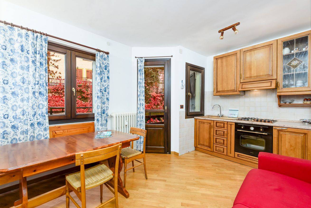 Appartamento intero, Casa Daisy 2 by Rentbeat  in Limone Piemonte, Alpi Liguri