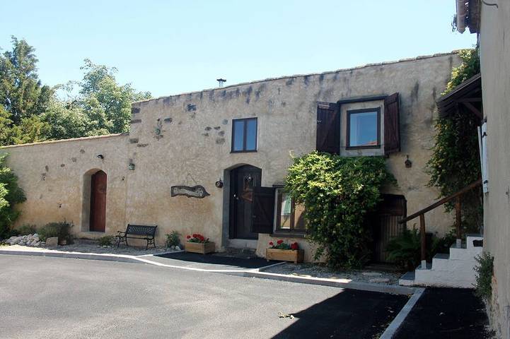 Gîte pour 2 personnes, avec jardin et jacuzzi à Escueillens-et-Saint-Just-de-Bélengard