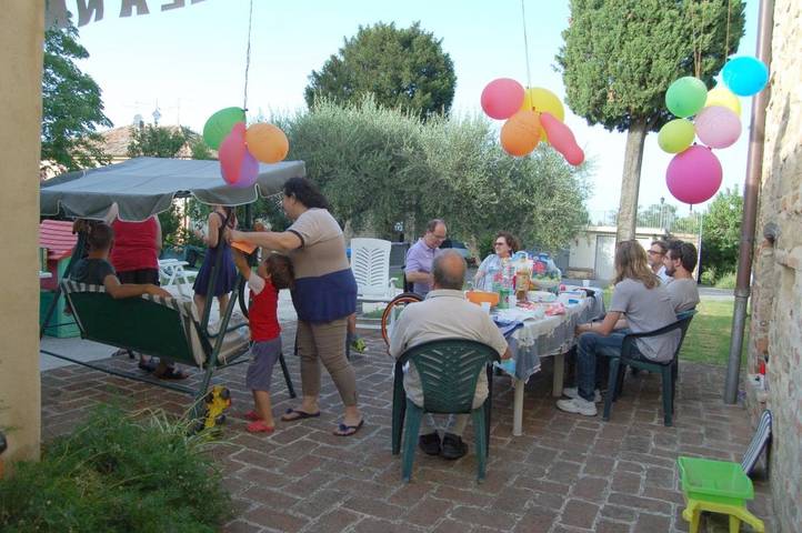 Location de vacances pour 4 personnes, avec vue ainsi que terrasse et jardin, animaux acceptés dans Villagrande (Mombaroccio) - 2