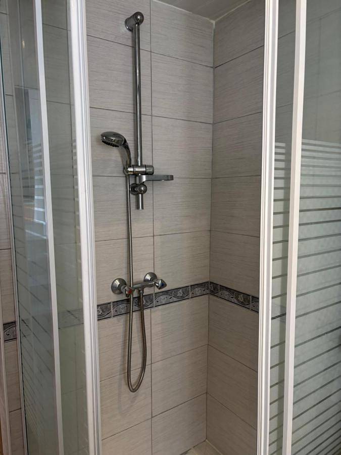 Location de vacances pour 6 personnes, avec terrasse ainsi que jardin et vue à Saint-Léonard-des-Bois - 4