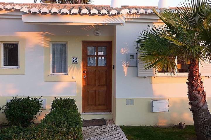 Ferienhaus für 6 Personen, mit Garten und Balkon sowie Pool - 1