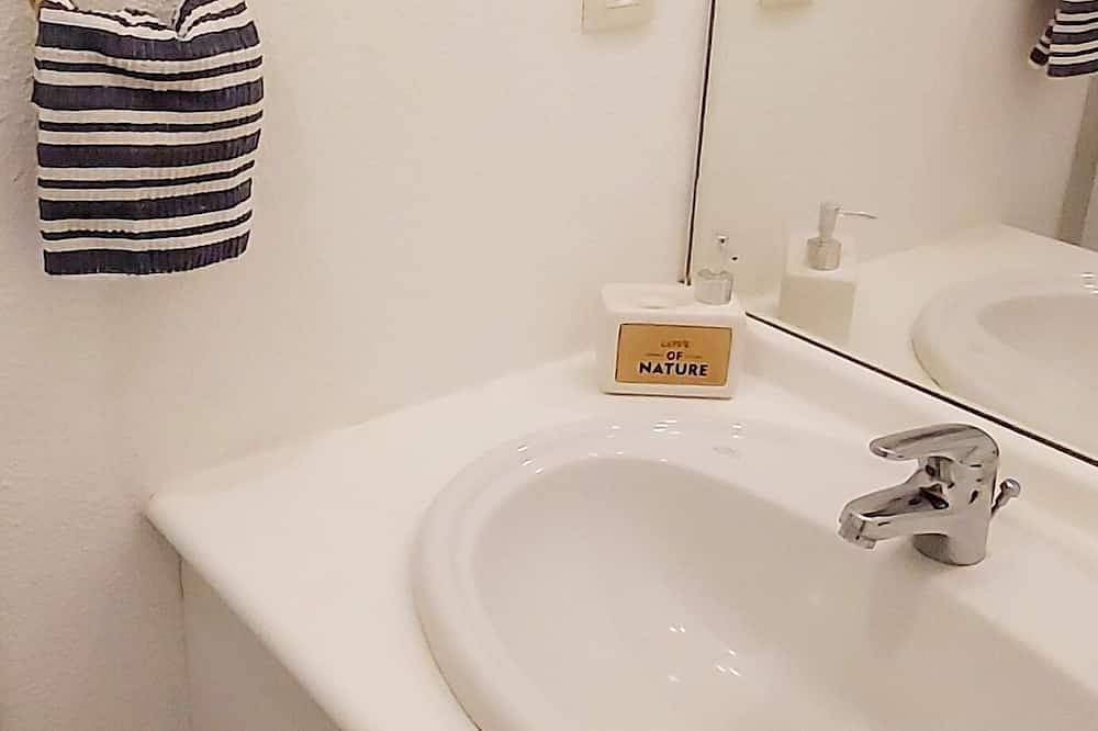 Geheel appartement, Cosy 2-room apartment - Centre Villefranche-sur-Saône with garage in Villefranche-sur-Saône, Beaujolais