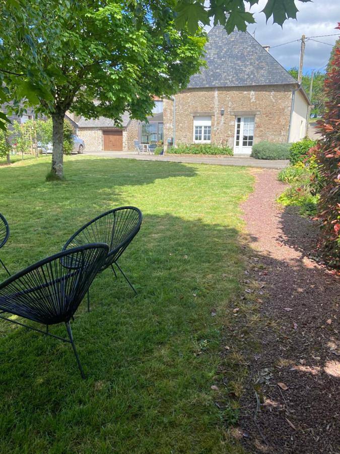 Location de vacances pour 6 personnes, avec Terrasse ainsi que Jardin et Vue à Saint-Mars-sur-la-Futaie