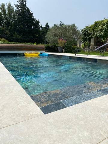 Gîte pour 4 personnes, avec jardin et piscine à Aubignan