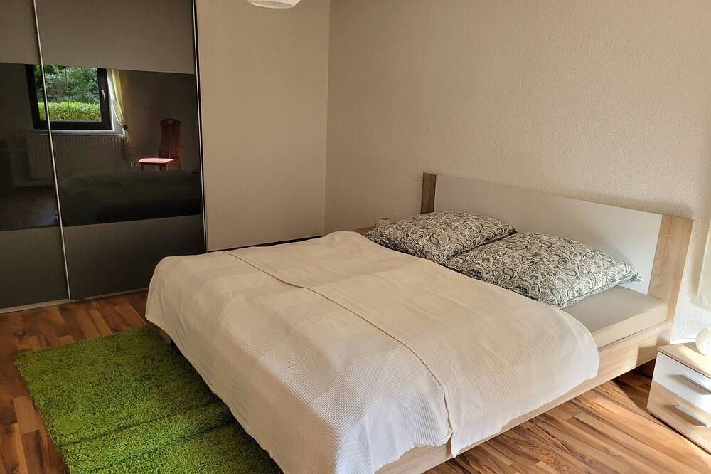Ganze Wohnung, Gemütliche neu errichtete Ferienwohnung in ruhiger waldreichen Umgebung in Dippoldiswalde, Osterzgebirge