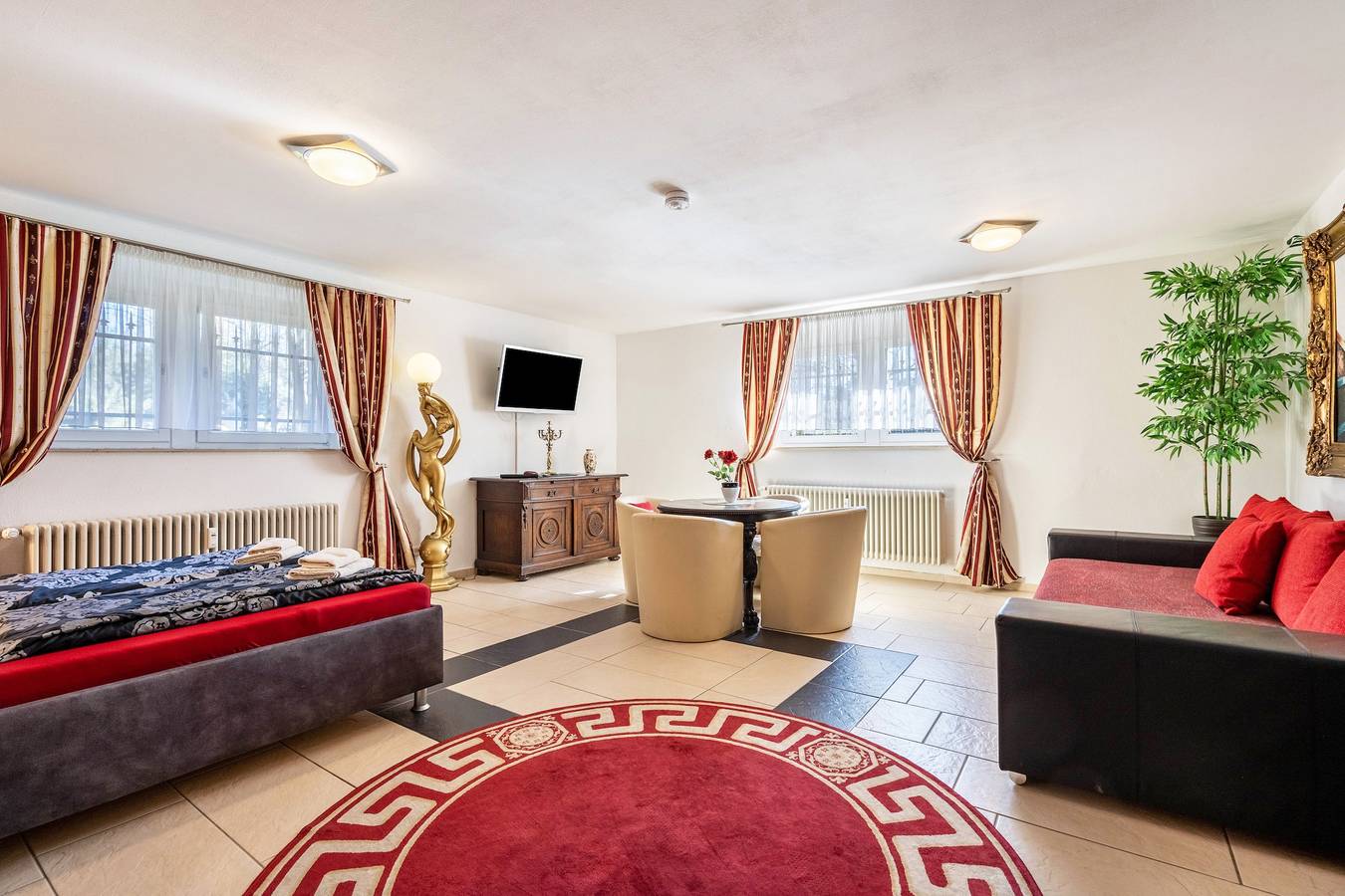 Entire apartment, Apartment '1 Souterrain' with Private Garden and Wi-Fi in Blasewitz, Dresden