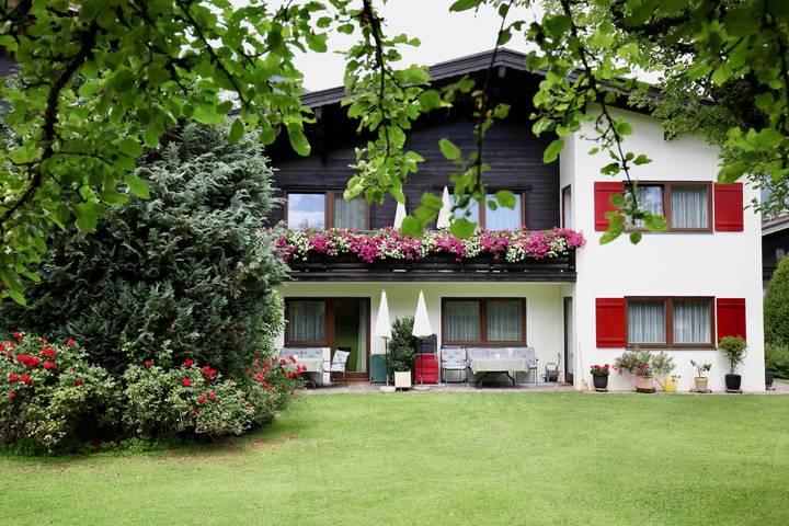 Ferienwohnung für 4 Personen, mit Balkon und Terrasse sowie Garten