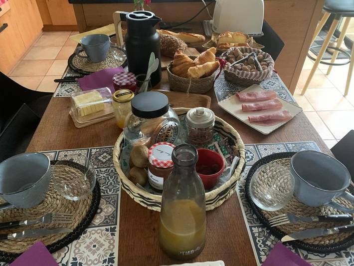 Chambre d’hôte pour 2 personnes, avec vue ainsi que piscine et jardin à Yvré-l'Évêque - 2