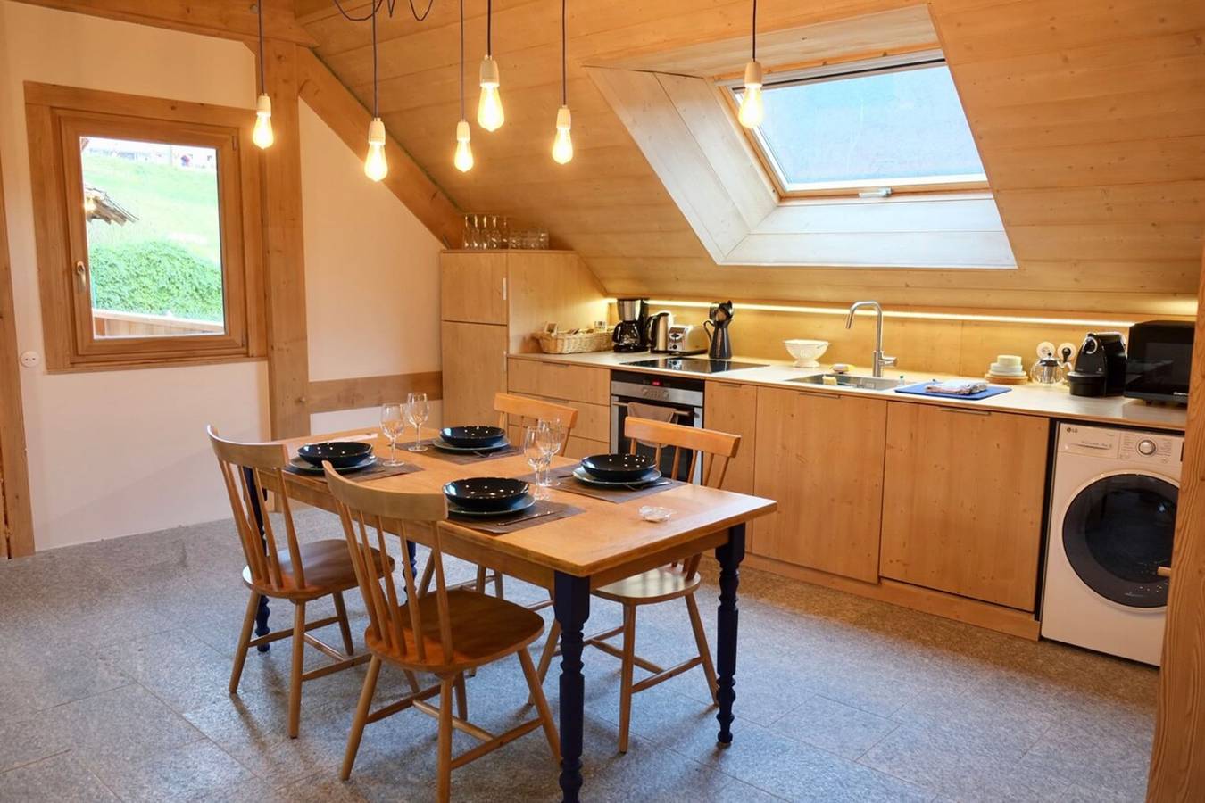 Entire apartment, L'Alpage de la Bergerie, apartment in a cosy farmhouse ! in Nâves-Parmelan, Annecy region