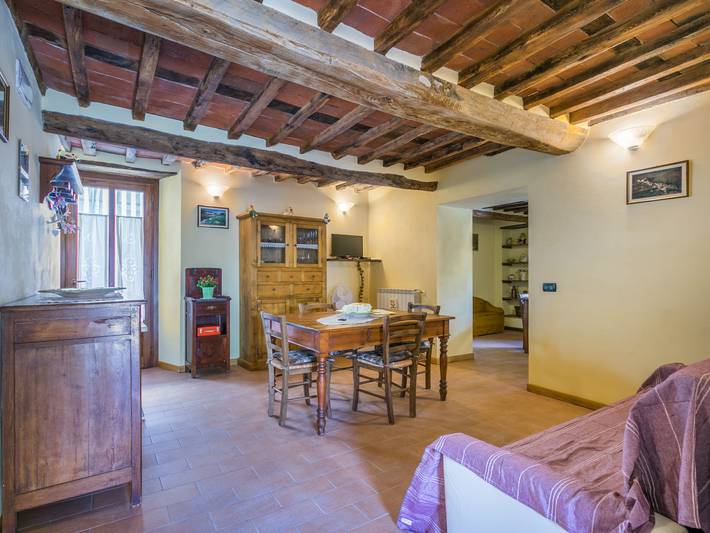 Appartamento intero, Poggetto 1 in Pescia, Provincia di Pistoia