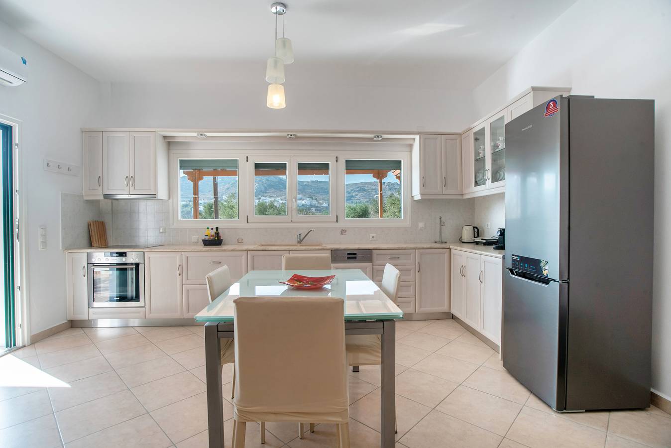 Entire apartment, Apartment 'Bernie House 2' with Mountain View, Wi-Fi and Air Conditioning in Cyclades
