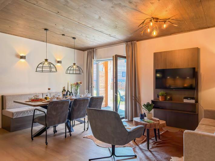 Ganze Wohnung, Stilvolles Apartment mit Bergblick an einem See in Afritz am See, Villach-Land