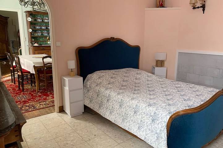 Town house in a 9000 m2 park with swimming pool, close to the beach in Meschers-sur-Gironde, Rochefort region