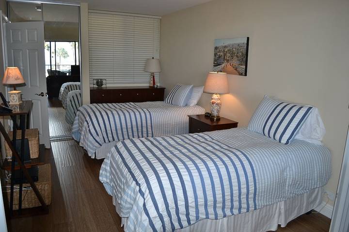 Vacation rental for 4 people, with hot tub and balcony as well as pool in San Clemente