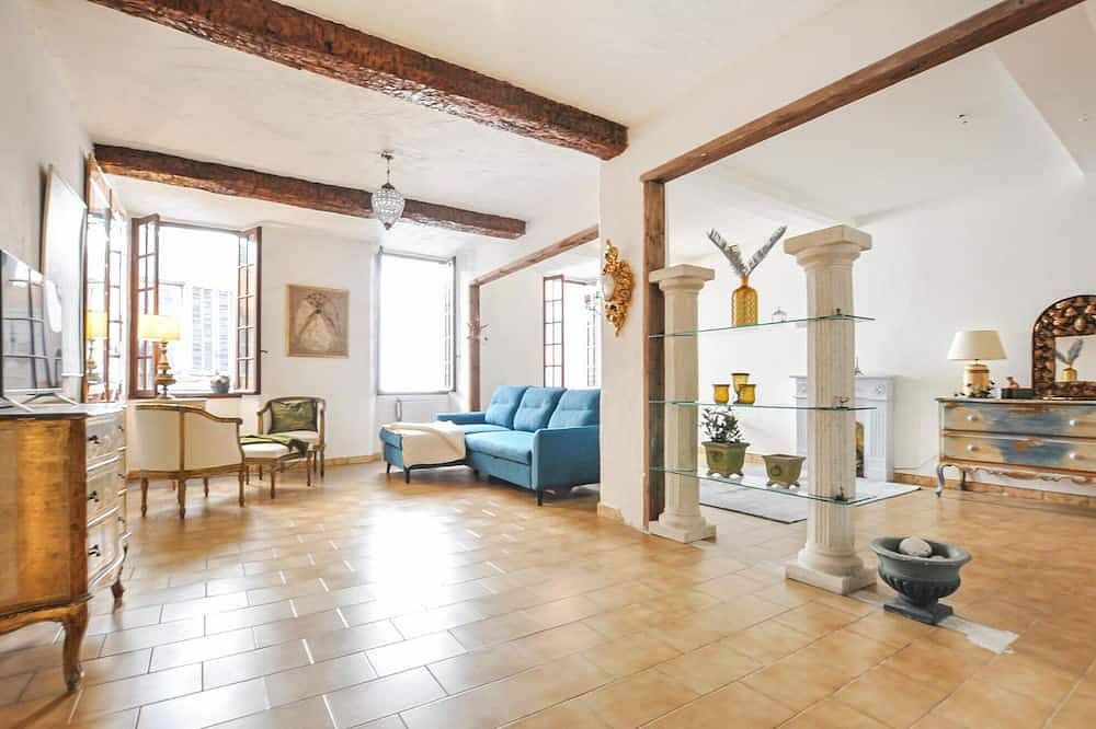 Appartement entier, Superbe appartement à Grasse avec Wi-Fi in Grasse, Côte méditerranéenne (France)