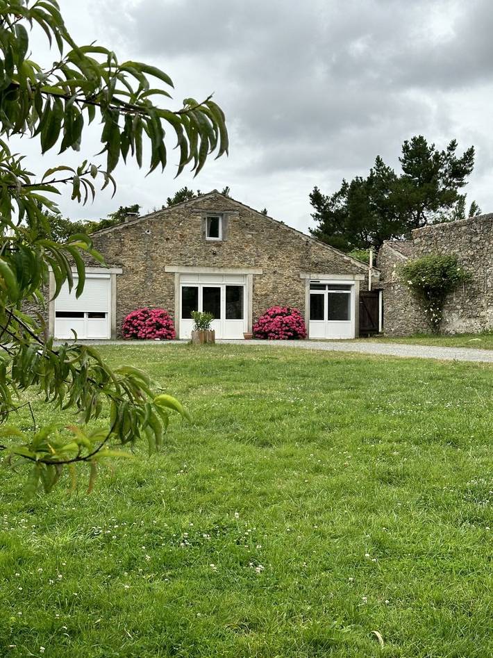 Gîte pour 24 personnes, avec terrasse et jardin - 1