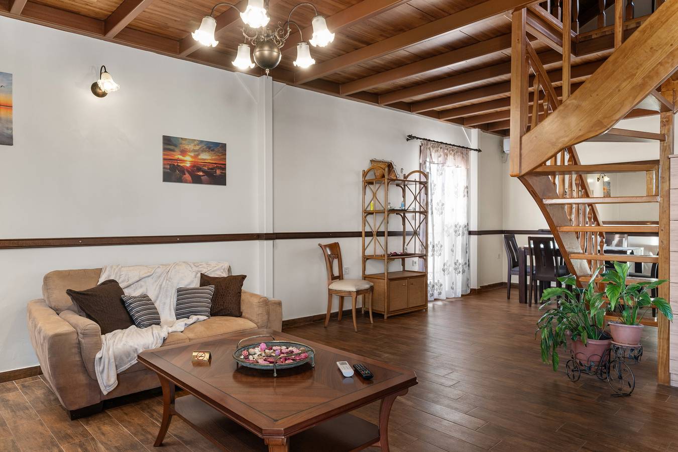 Apartamento inteiro, Apartamento 'Angi and George House' com terraço partilhado, acesso Wi-Fi e ar condicionado in Seção oeste de Atenas, Aigaleo