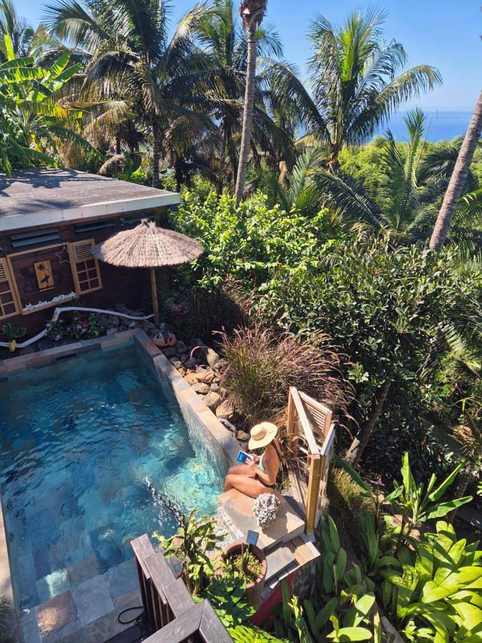 Maison de vacances pour 3 personnes, avec vue ainsi que jardin et piscine