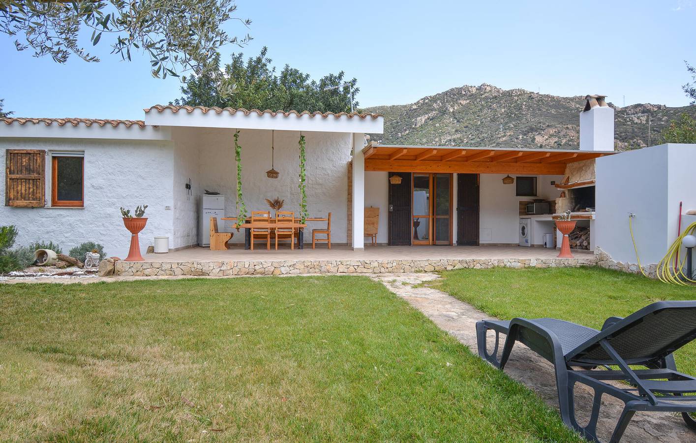 Accogliente appartamento con giardino e parcheggio - 2.5km da Porto Sa Ruxi in Solanas, Comune di Sinnai