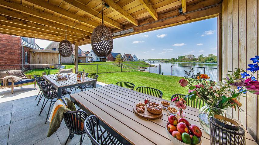 Vakantiehuis voor 12 personen, with Terras and Tuin as well as Kinderzwembad and Zwembad in Thorn