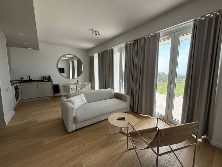 Gîte pour 2 personnes, avec vue sur l’océan ainsi que jardin et terrasse dans Plage Tresmeur - 3