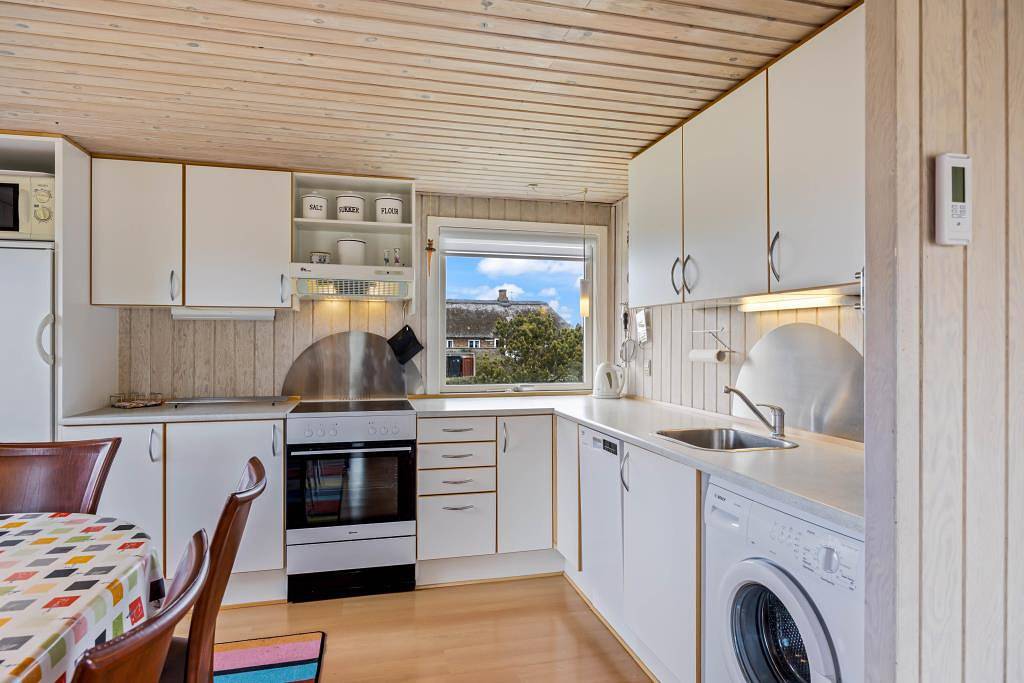 Klassisk sommerhus i skønne Nr. Lyngvig med lys udestue in Nørre Lyngvig, Hvide Sande