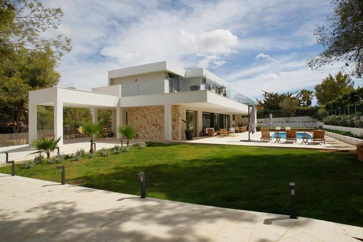 Location de vacances pour 11 personnes, avec piscine ainsi que vue et jardin à Santa Ponsa - 2