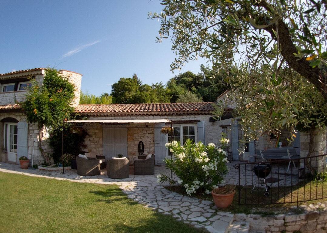 Chambre d'hôtes de charme "Le Mas des Oliviers" - Chambre in Contes, Région de Nice