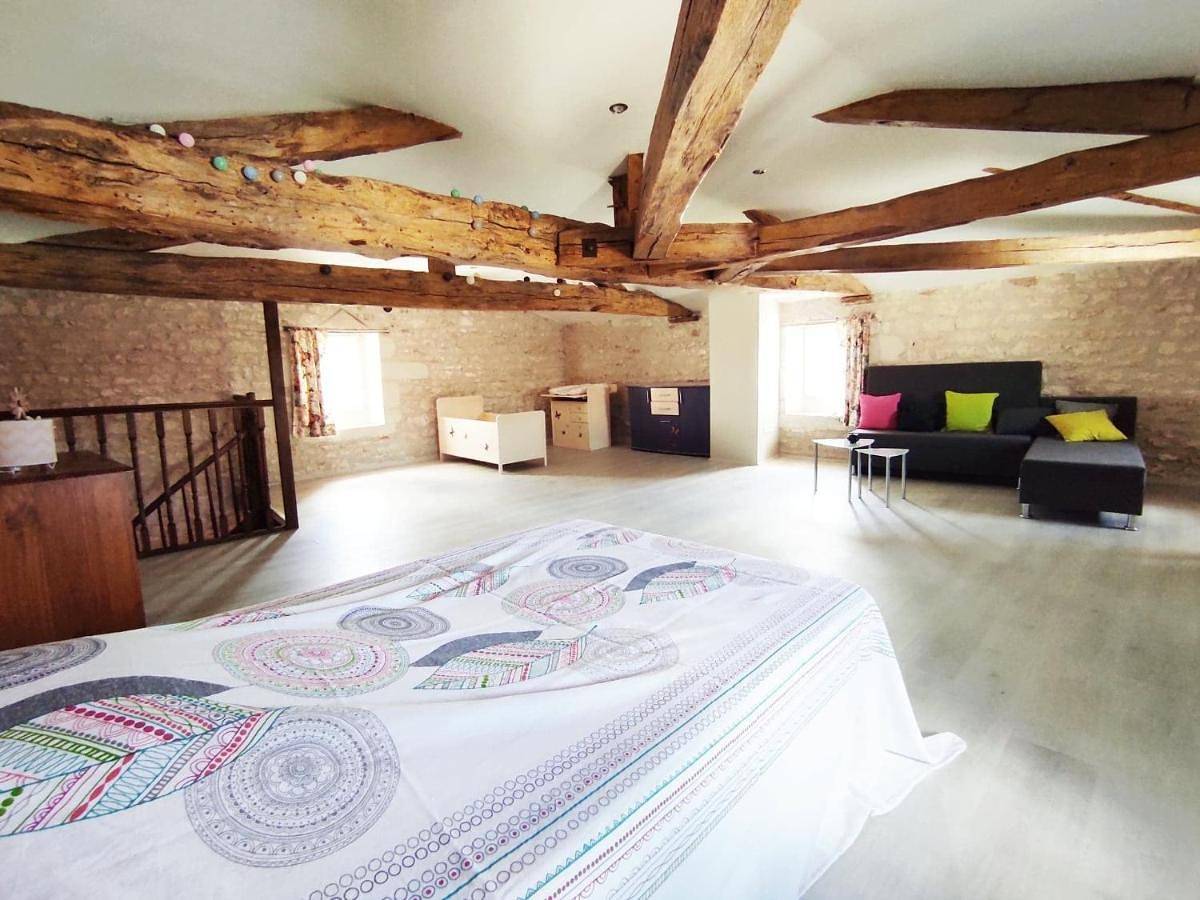 Three-Bedroom House in Port-d'Envaux, Région de Saintes