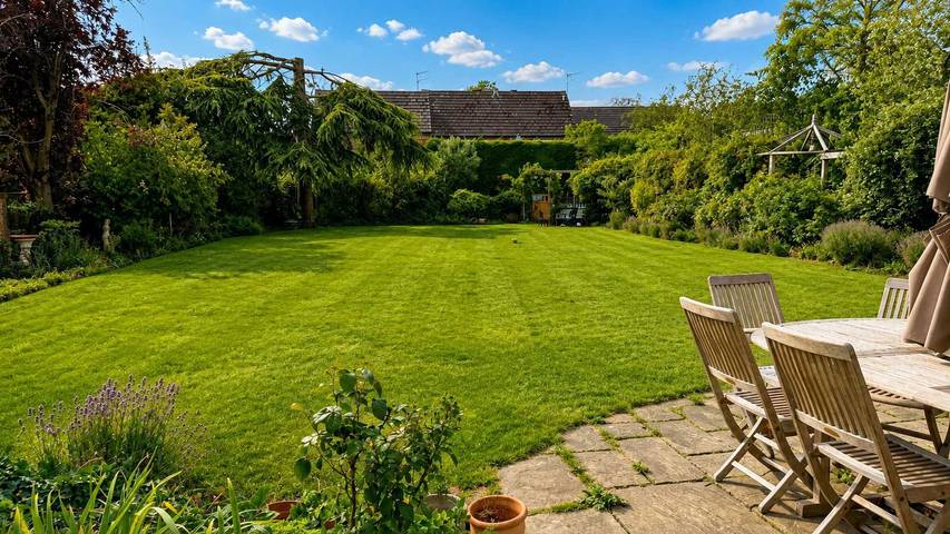 Holiday rental for 8 people, with Balcony and Terrace as well as Garden in Bedford