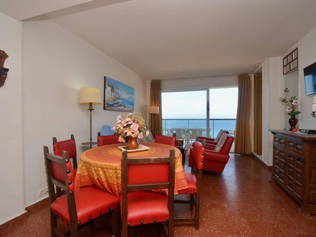 Entire apartment, 2-bedroom apartment with terrace, sea view and parking in Platja d'Aro in Platja d'Aro, Costa Brava