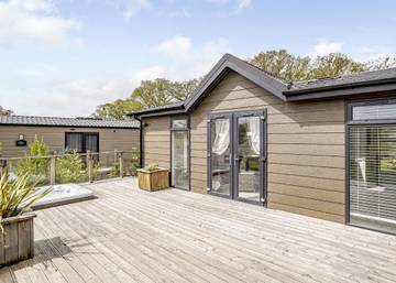 Chalet for 2 People in Eaton, North West England, Photo 3