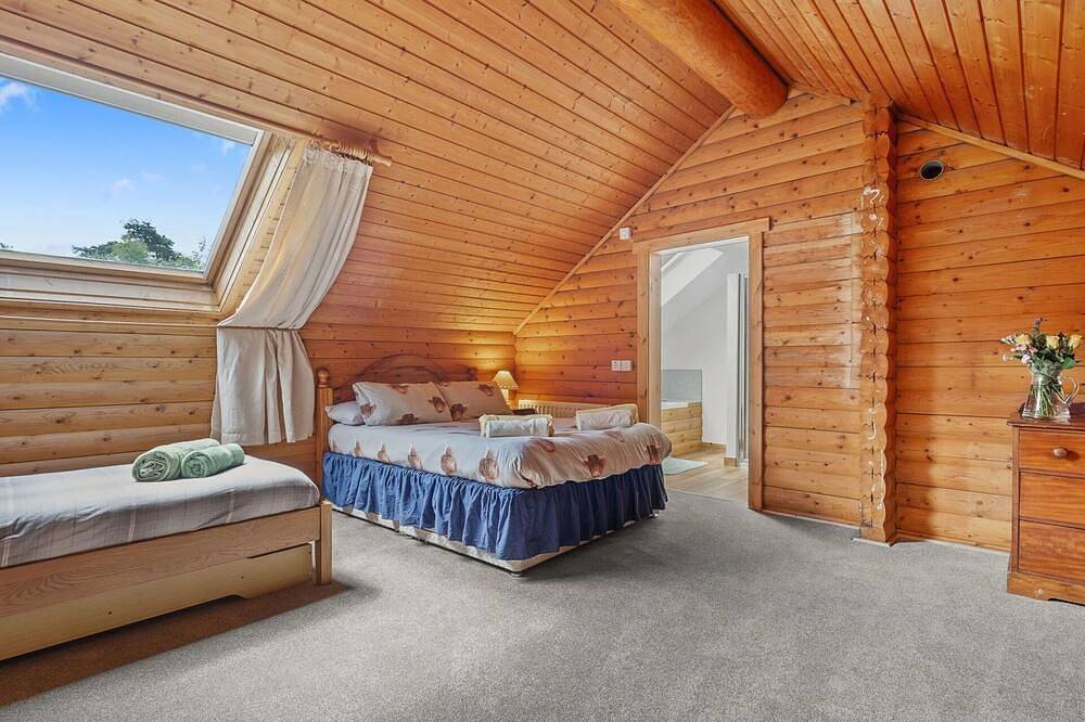 Wonderful  villa for 10 guests with Wifi and pets allowed in Nevis Range, Fort William