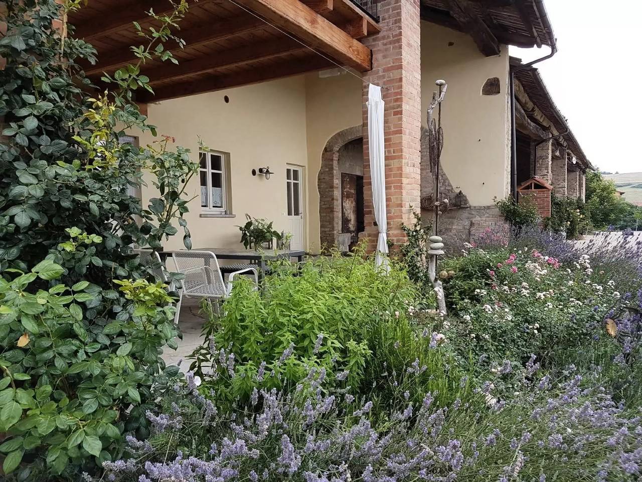 Casa 12 Persone in Bastia Mondovì, Langhe