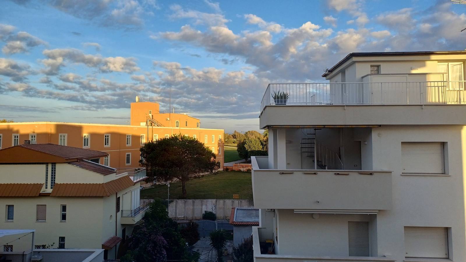 Ganze Wohnung, Apartment 'Due Passi Dalla Spiaggia' mit Meerblick, Wlan und Klimaanlage in Nettuno, Rom Provinz