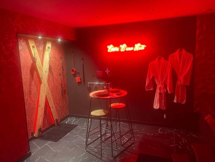 Hôtel pour 2 personnes, avec jacuzzi ainsi que terrasse et jardin à Frénouville