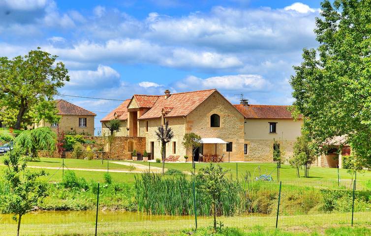 Location de vacances pour 6 personnes, avec Terrasse à Saint-André-d'Allas