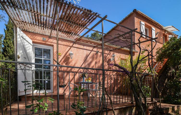 Ferienhaus für 4 Personen, mit Terrasse in Afa