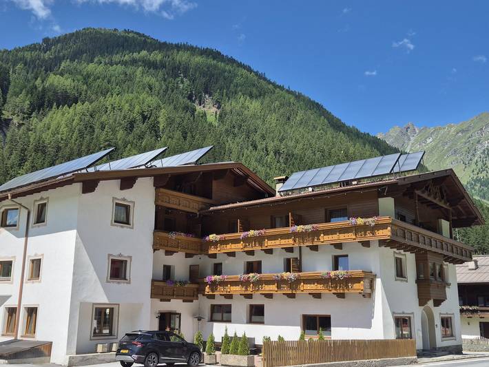 Hotel für 5 Personen, mit Balkon, kinderfreundlich im Pitztal