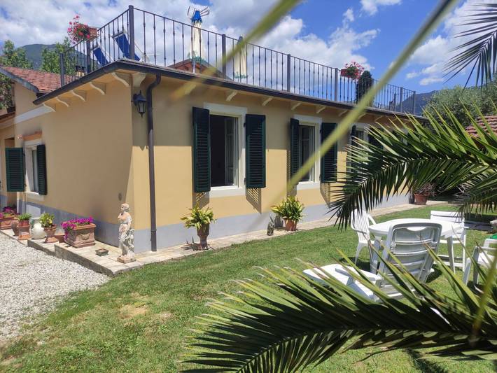 Villa mit schönem Gartne und Sonnenterrasse in Camaiore (Toscana), Riviera Toscana