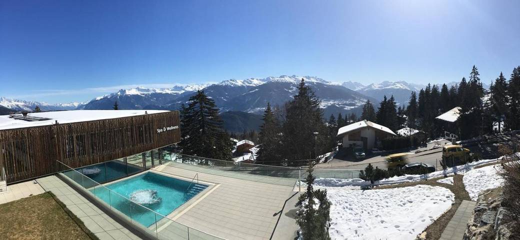 Gîte pour 10 personnes, avec vue ainsi que jardin et sauna, animaux acceptés dans Anzère - 4