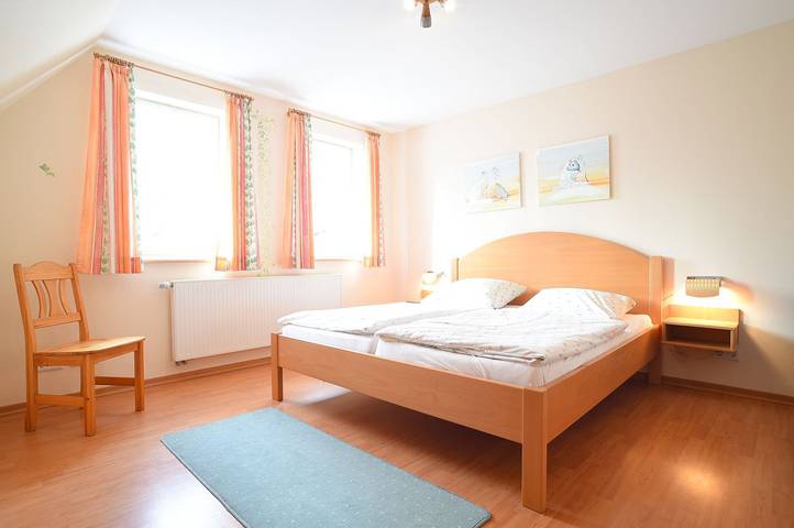 Chalet für 7 Personen, mit Ausblick und Garten, kinderfreundlich in Schmallenberg - 2