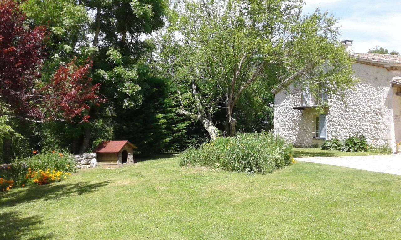 Double Room with Balcony in Pujols, Quercy