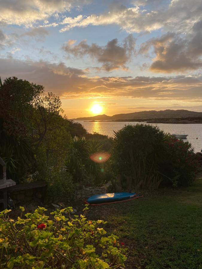 Villa pour 4 personnes, avec terrasse ainsi que vue et jardin, animaux acceptés dans La Maddalena - 3