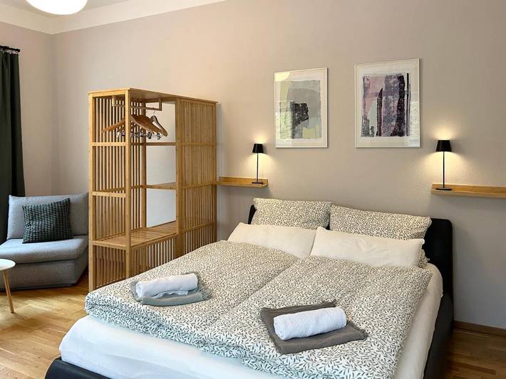 Ferienwohnung für 4 Personen, mit Ausblick und Garten in Pasing München