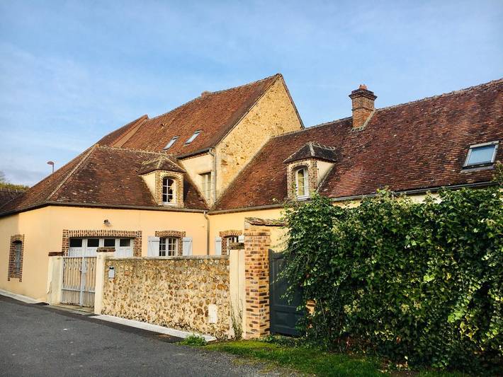 Gîte pour 10 personnes, avec jardin et terrasse dans Moutiers-au-Perche