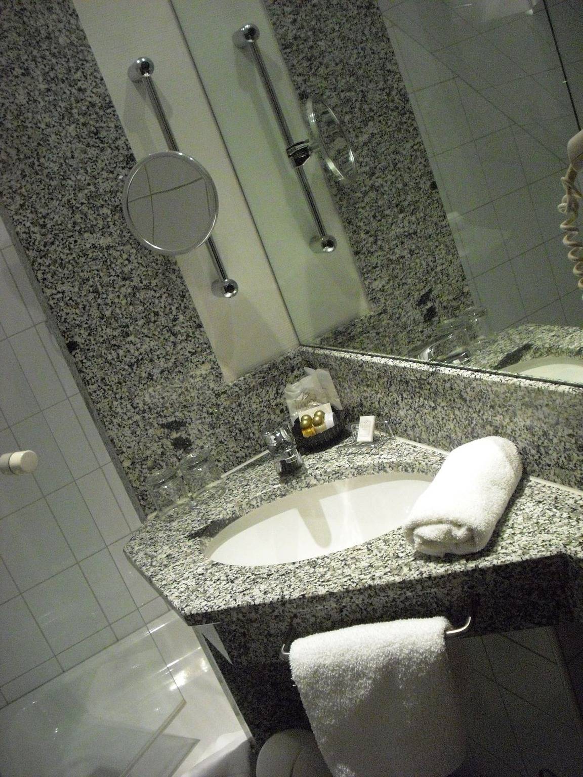 Hotel Müller Café & Wein / Mondholzhotel - Einzelzimmer Klassik in Veitshöchheim, Región Viticola de Franconia