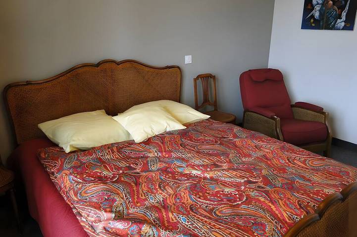 Location de vacances pour 8 personnes, avec Balcon ainsi que Jardin et Piscine à Saint-Vérand - 3